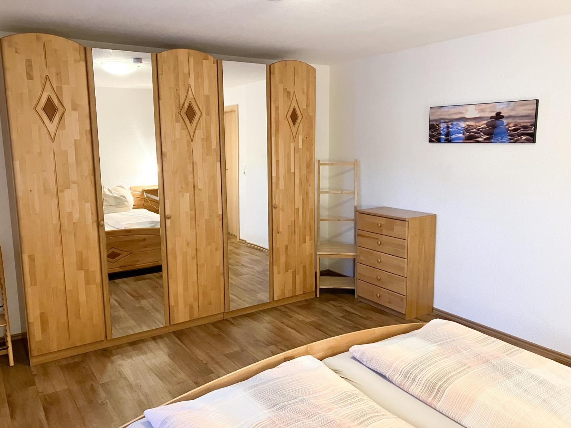 Ferienwohnung Morgensonne Am Kurpark Bad Berka - Parkplatz - Spielplatz - Wlan - 2 Schlafzimmer Eksteriør bilde