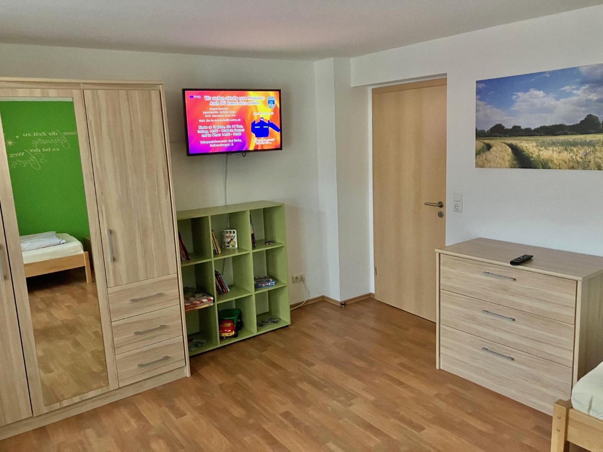Ferienwohnung Morgensonne Am Kurpark Bad Berka - Parkplatz - Spielplatz - Wlan - 2 Schlafzimmer Eksteriør bilde